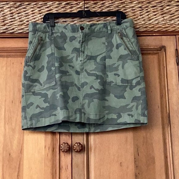 🌻NWOT Old Navy So Fun Size 14 Awesome Camo Style Skirt Wardrobe Must Have 🌻 - Picture 4 of 10